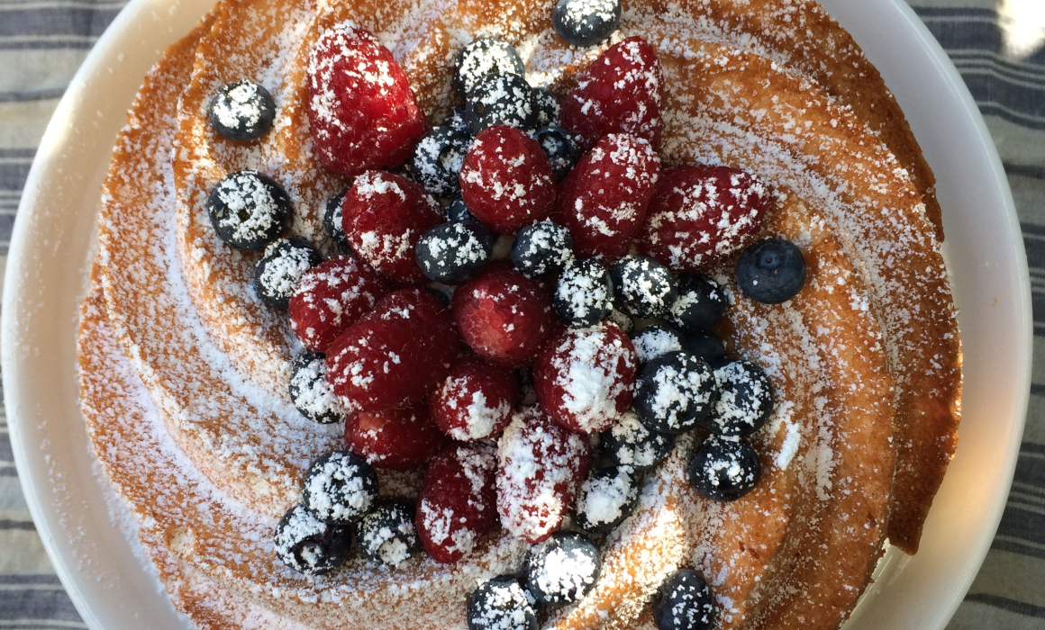 Angel-Food-Cake-with-Berries