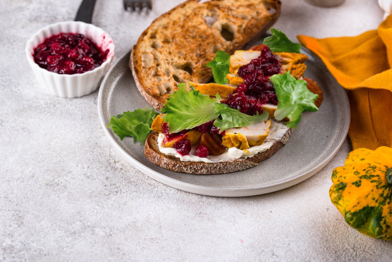 Turkey-Leftovers-Sandwich_web